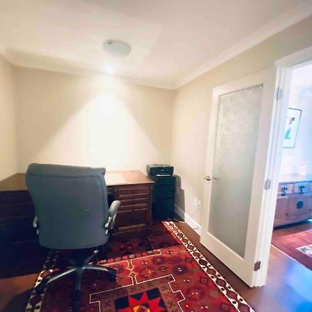 Amazing Location 2 Bedroom Minutes From Downtown Виктория Экстерьер фото